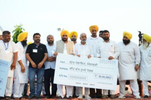 CM Bhagwant Mann hands over ₹20 lakh cheques to six village panchayats