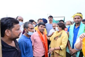 Dr. Archana Gupta Honours Sanitation Workers